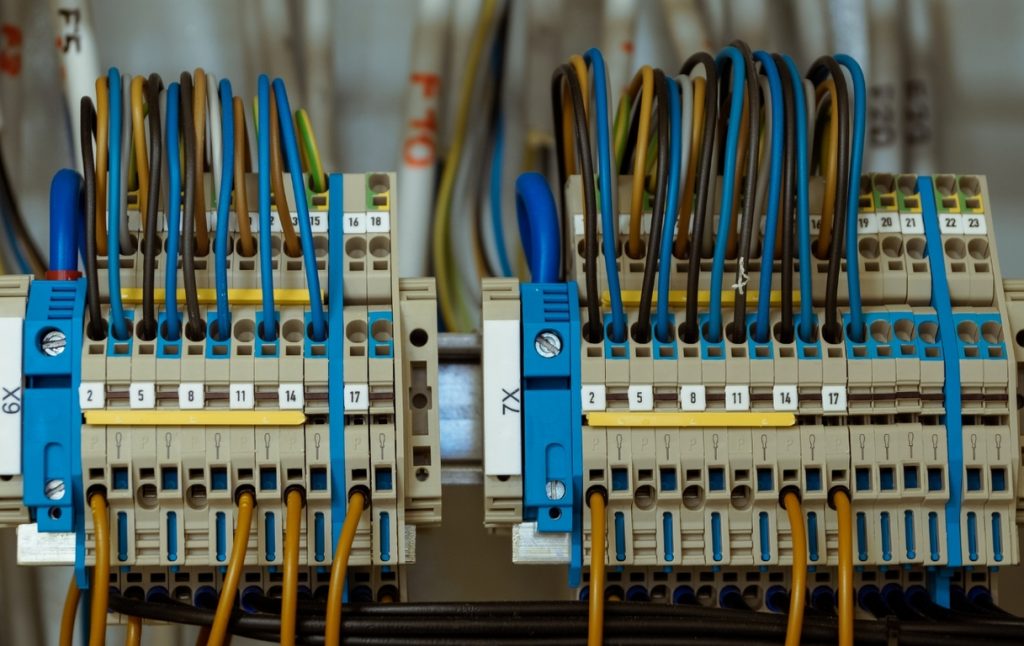 elecservice rénovation des fils électriques